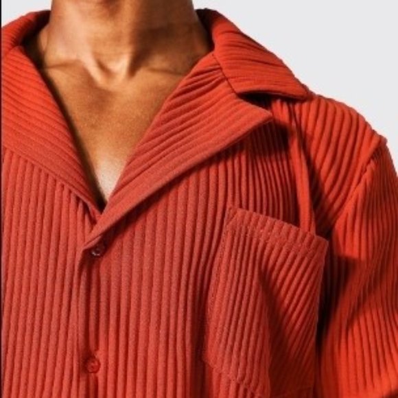 BOOHOO MAN LONG SLEEVE REVERE PLEATED SHIRT Button Down Dress shirt - Picture 2 of 3